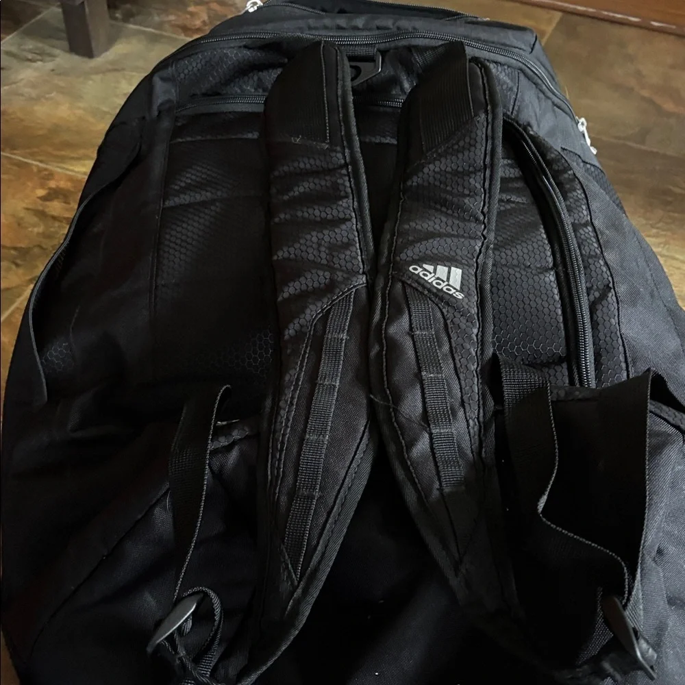 Adidas Black duffel Bag / backpack option - Picture 4 of 4